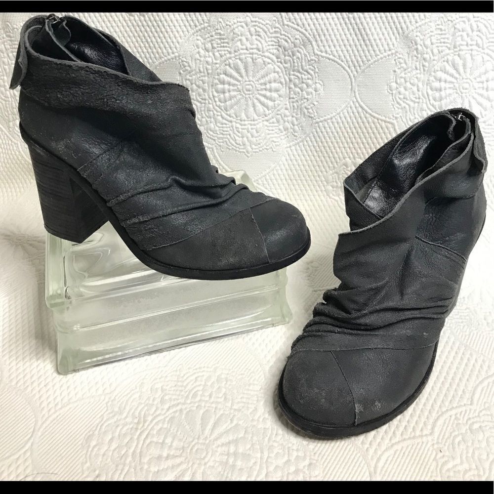 LD TUTTLE distressed bootie